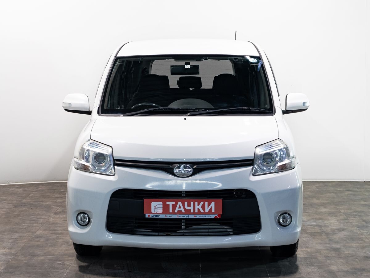 Toyota Sienta 2012 - фото автомобиля