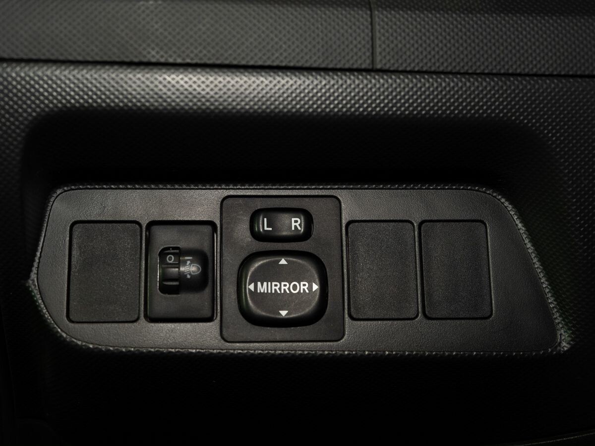 Toyota Auris 2008 - фото автомобиля