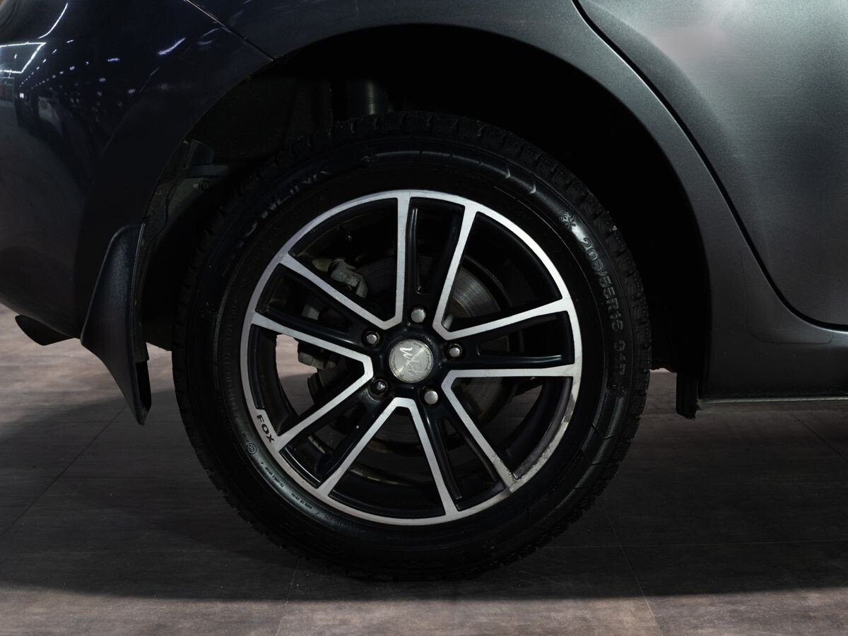 Toyota Auris 2008 - фото автомобиля