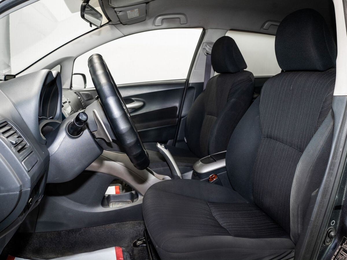 Toyota Auris 2008 - фото автомобиля