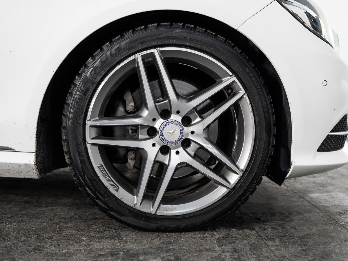 Mercedes-Benz E-Класс 2013 - фото автомобиля