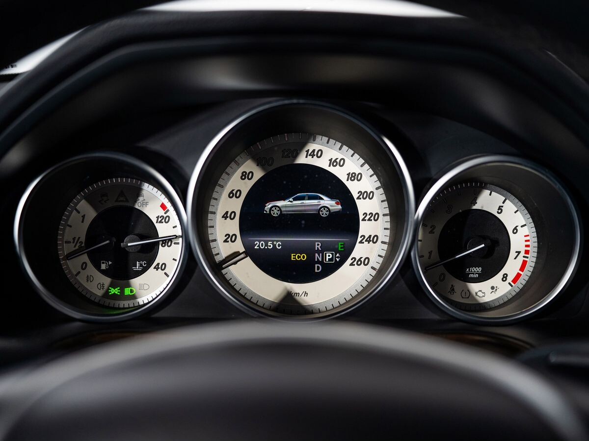 Mercedes-Benz E-Класс 2013 - фото автомобиля