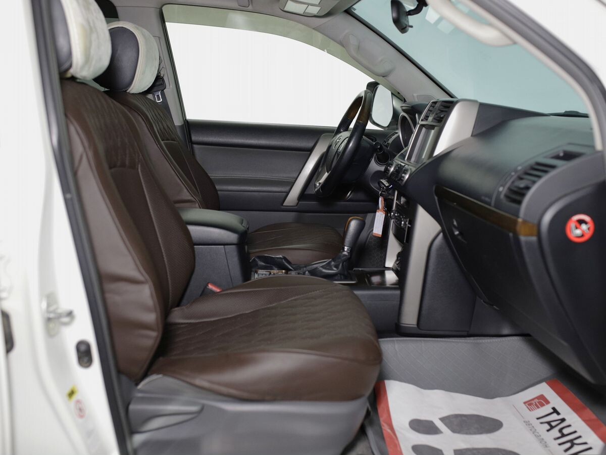 Toyota Land Cruiser Prado 2012 - фото автомобиля