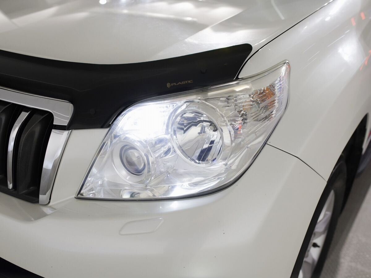 Toyota Land Cruiser Prado 2012 - фото автомобиля