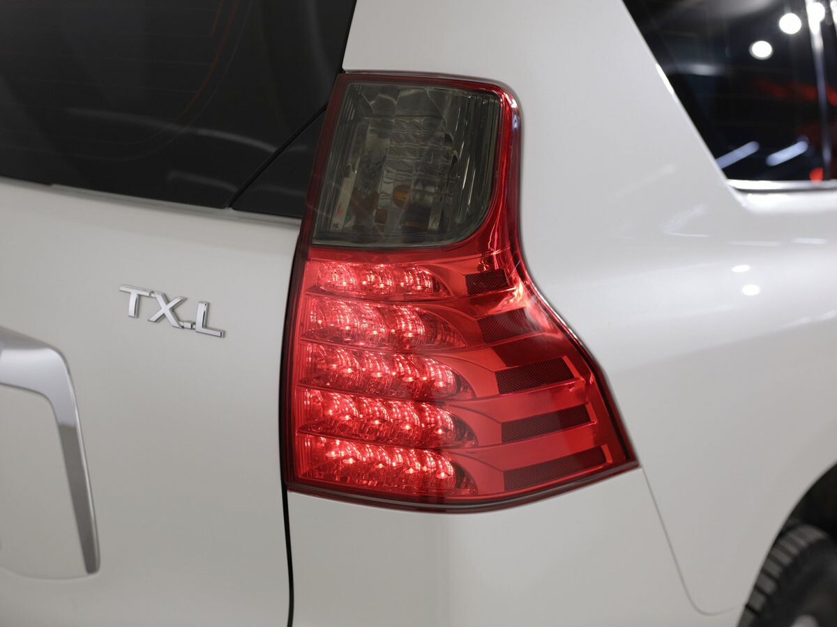 Toyota Land Cruiser Prado 2012 - фото автомобиля