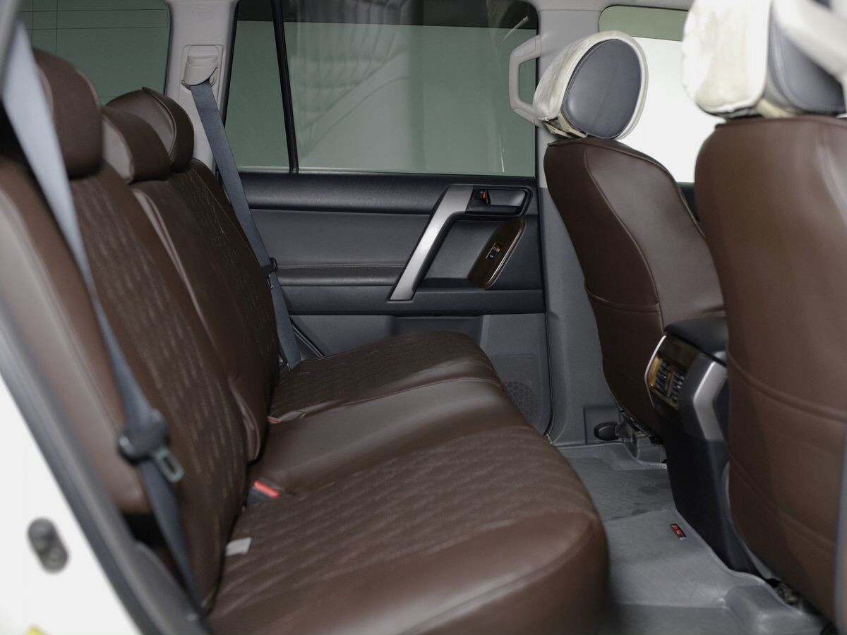 Toyota Land Cruiser Prado 2012 - фото автомобиля