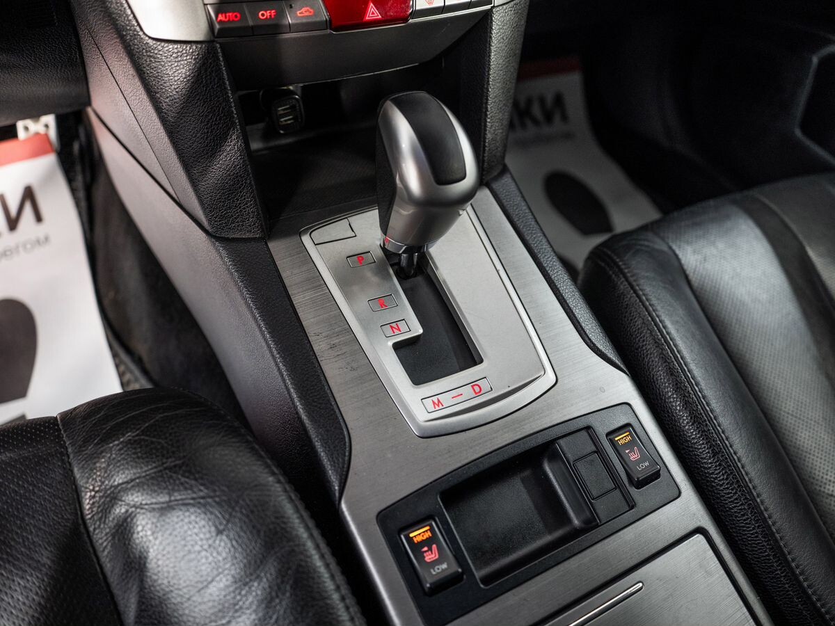 Subaru Legacy 2011 - фото автомобиля