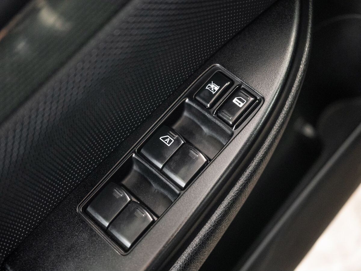 Subaru Legacy 2011 - фото автомобиля