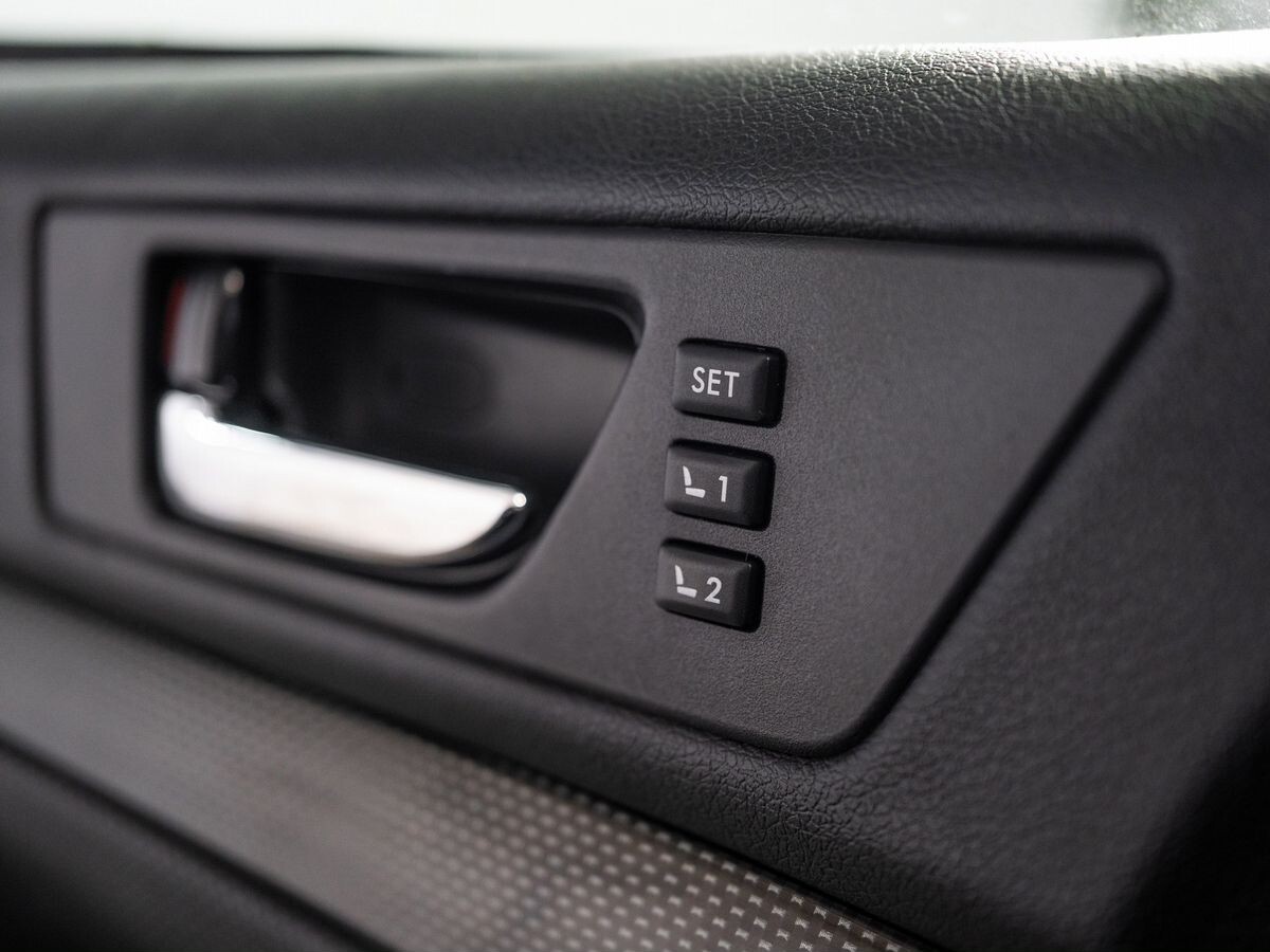 Subaru Legacy 2011 - фото автомобиля