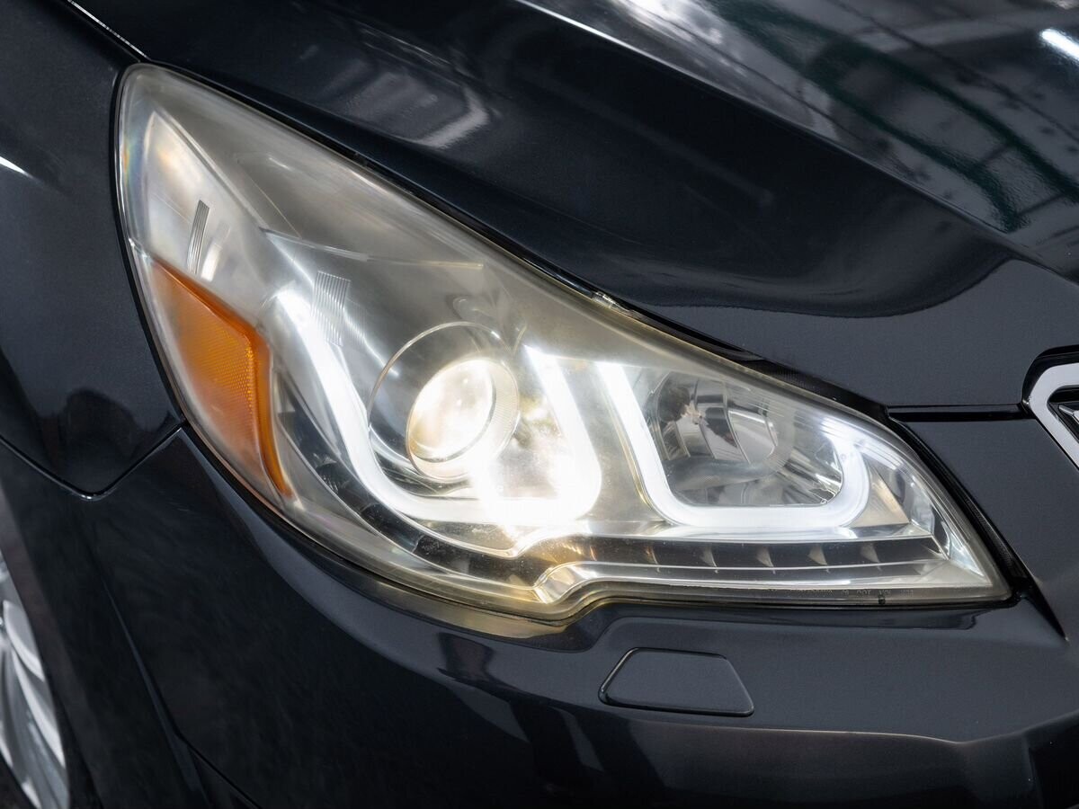 Subaru Legacy 2011 - фото автомобиля