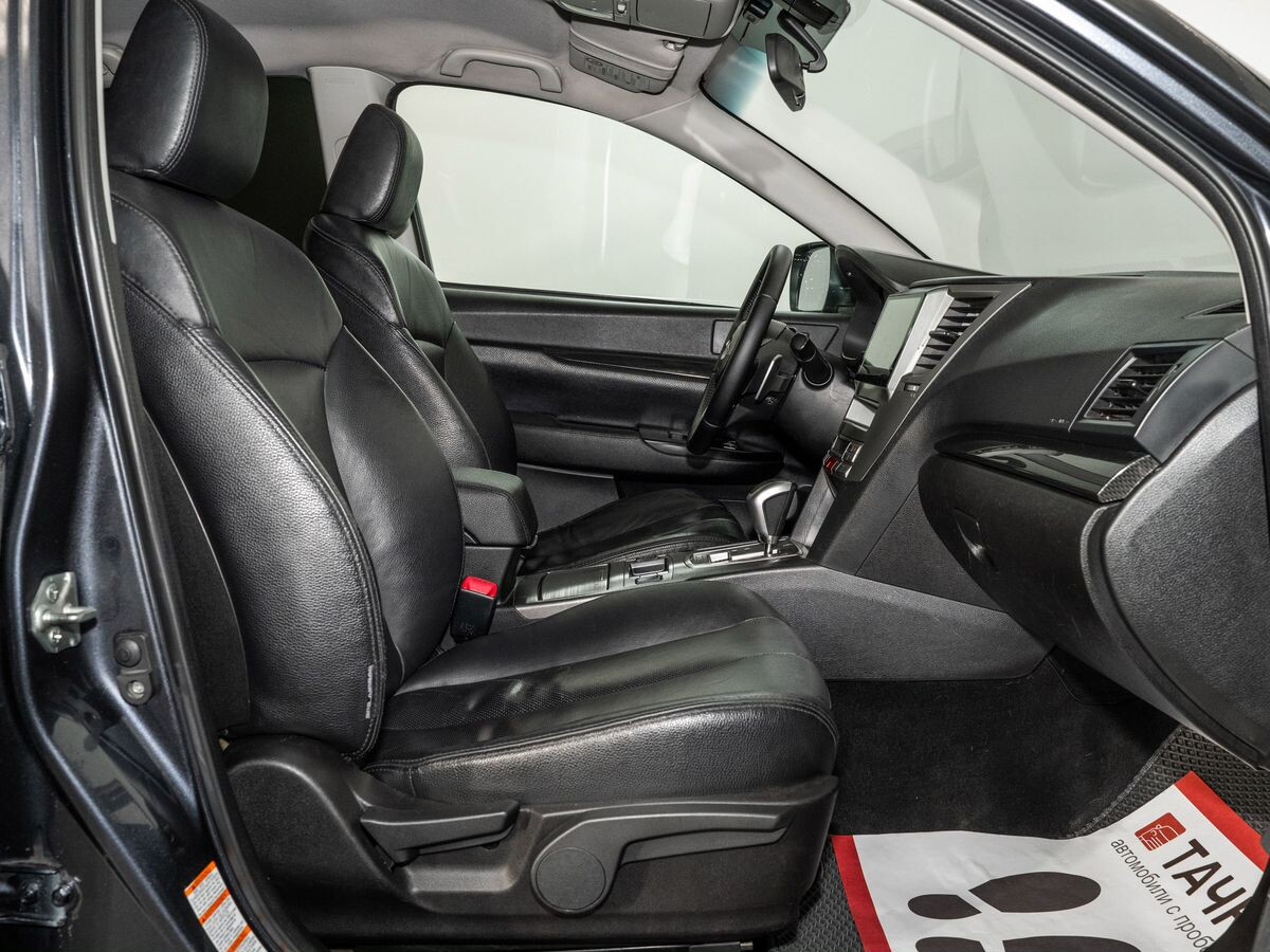 Subaru Legacy 2011 - фото автомобиля