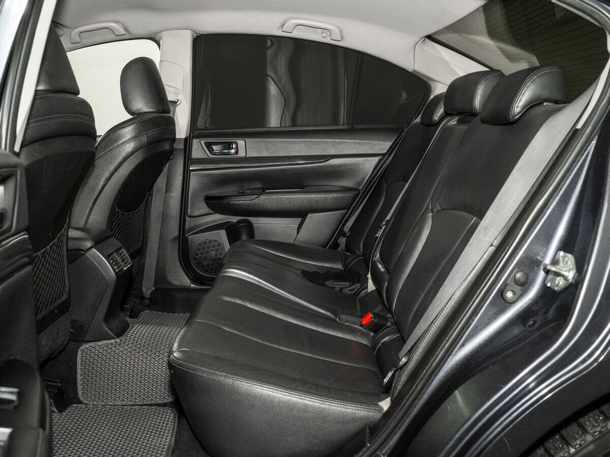 Subaru Legacy 2011 - фото автомобиля