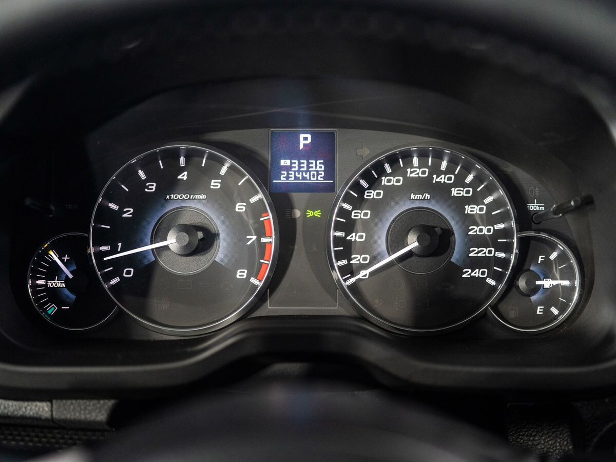 Subaru Legacy 2011 - фото автомобиля