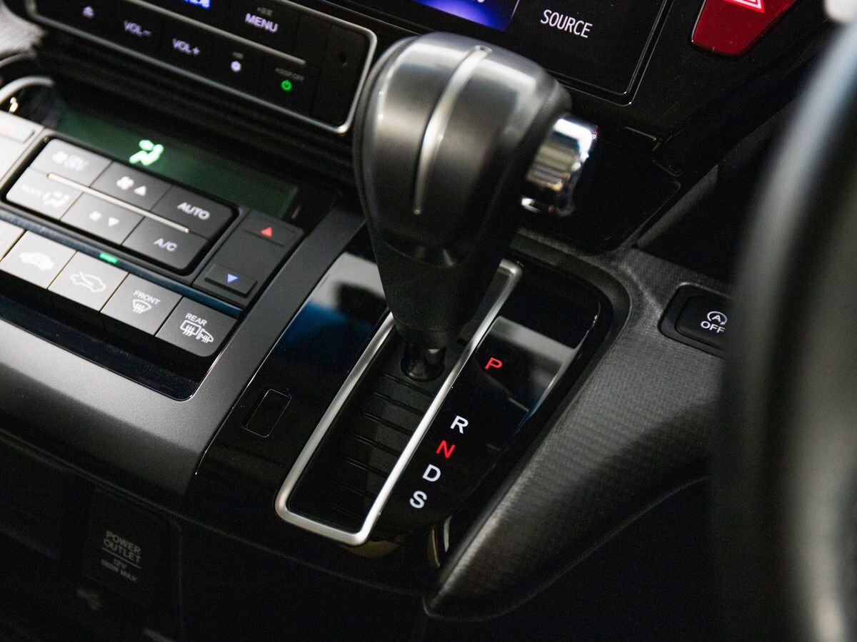 Honda Stepwgn 2019 - фото автомобиля