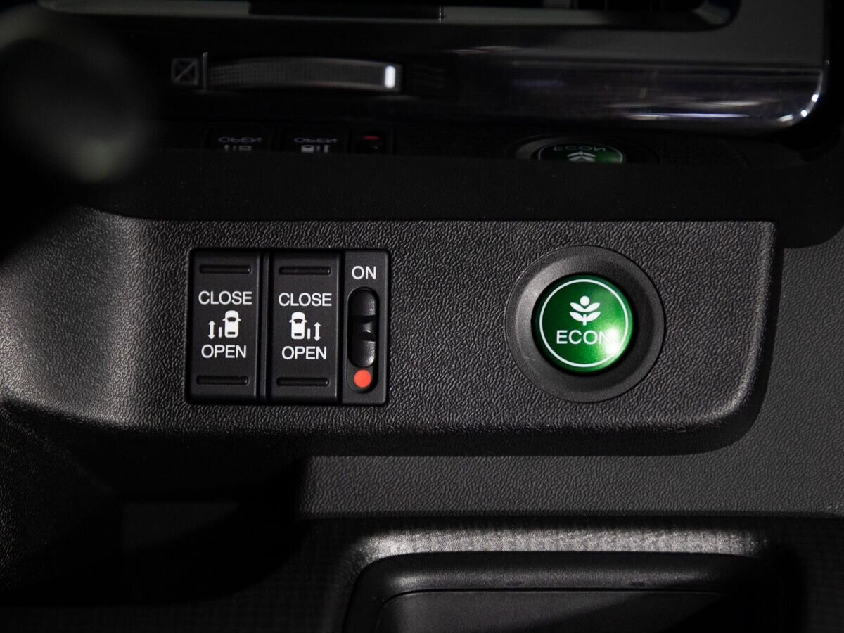 Honda Stepwgn 2019 - фото автомобиля