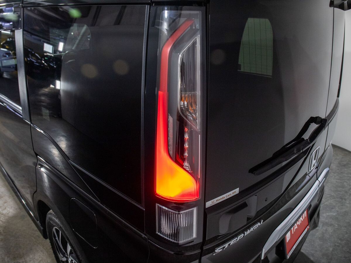 Honda Stepwgn 2019 - фото автомобиля