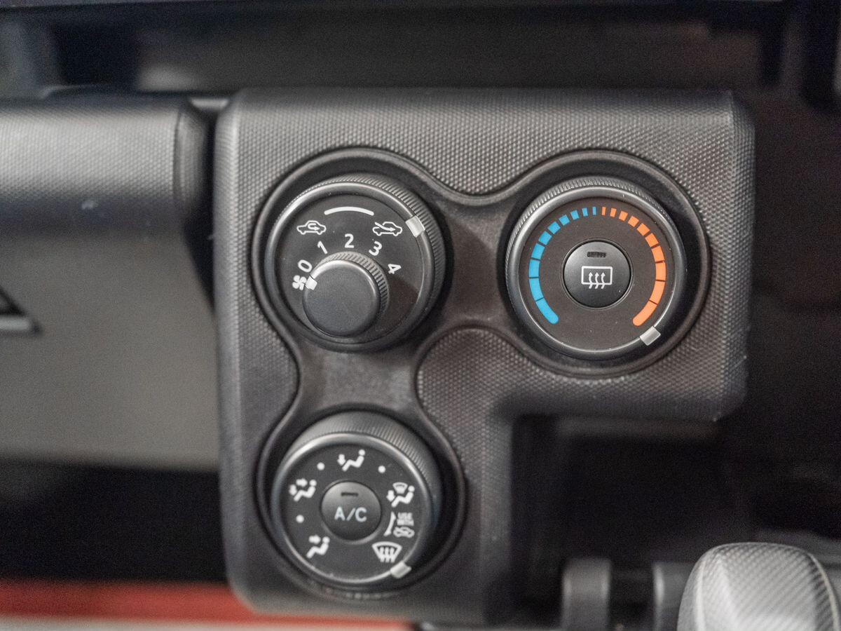 Toyota Succeed 2019 - фото автомобиля