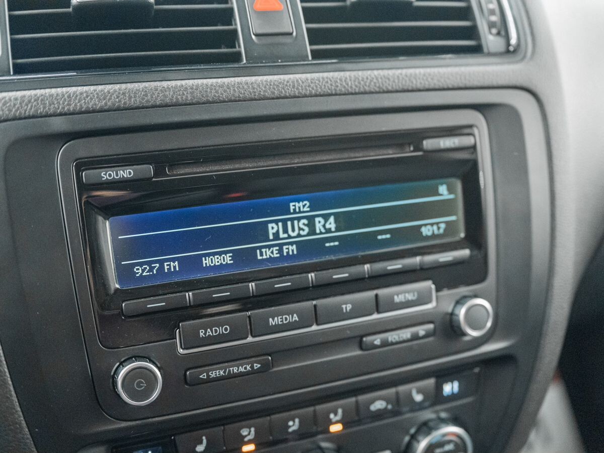 Volkswagen Jetta 2012 - фото автомобиля