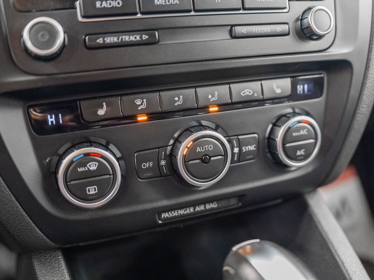 Volkswagen Jetta 2012 - фото автомобиля