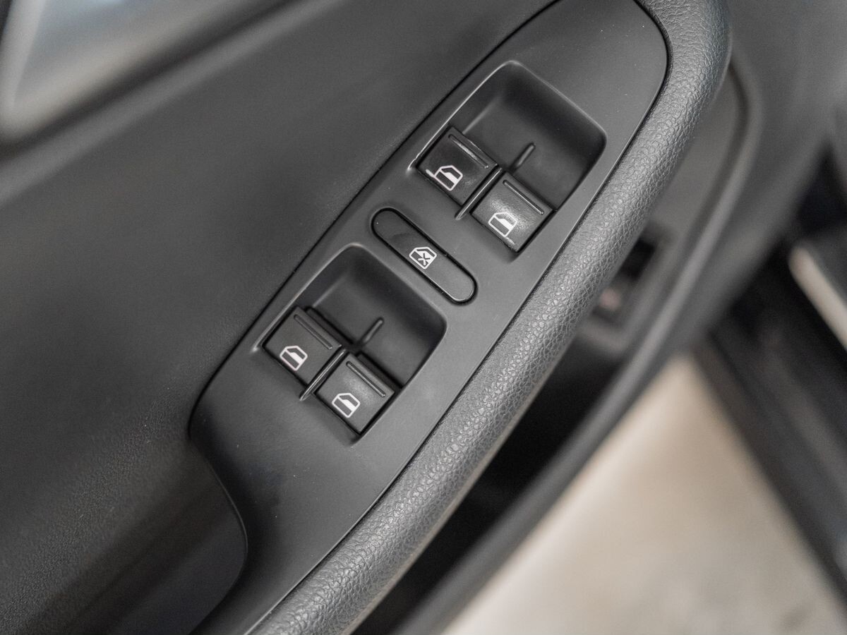 Volkswagen Jetta 2012 - фото автомобиля