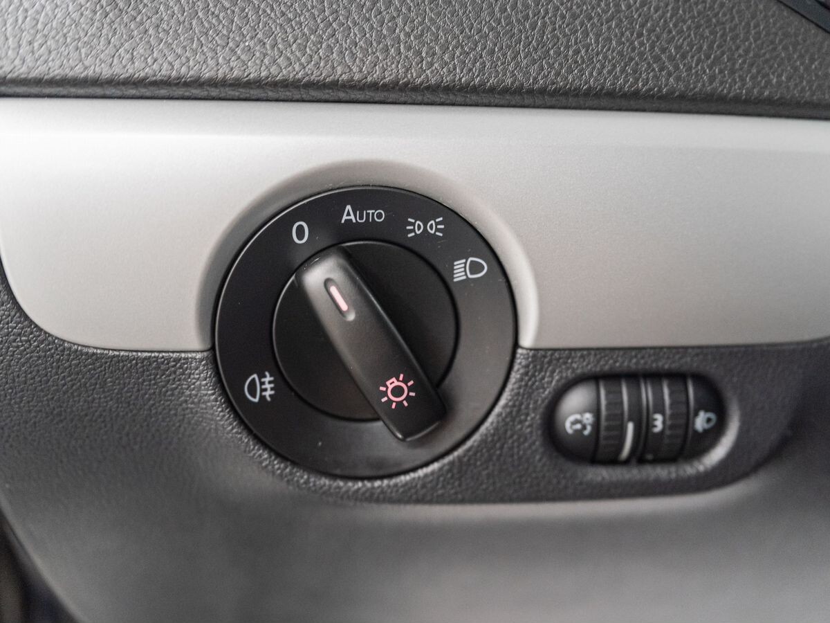 Volkswagen Jetta 2012 - фото автомобиля