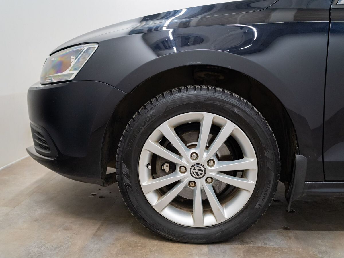Volkswagen Jetta 2012 - фото автомобиля
