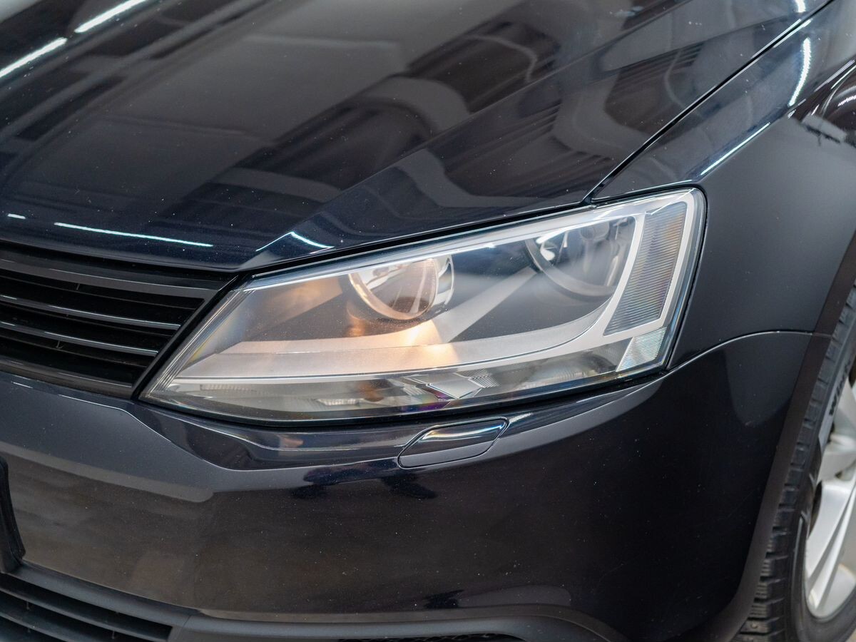 Volkswagen Jetta 2012 - фото автомобиля