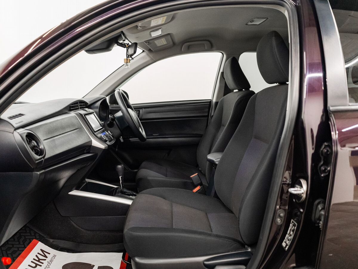 Toyota Corolla 2017 - фото автомобиля