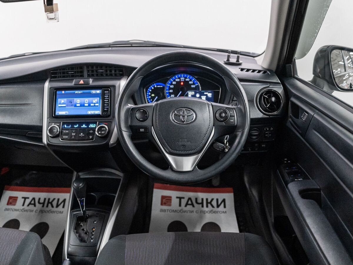 Toyota Corolla 2017 - фото автомобиля