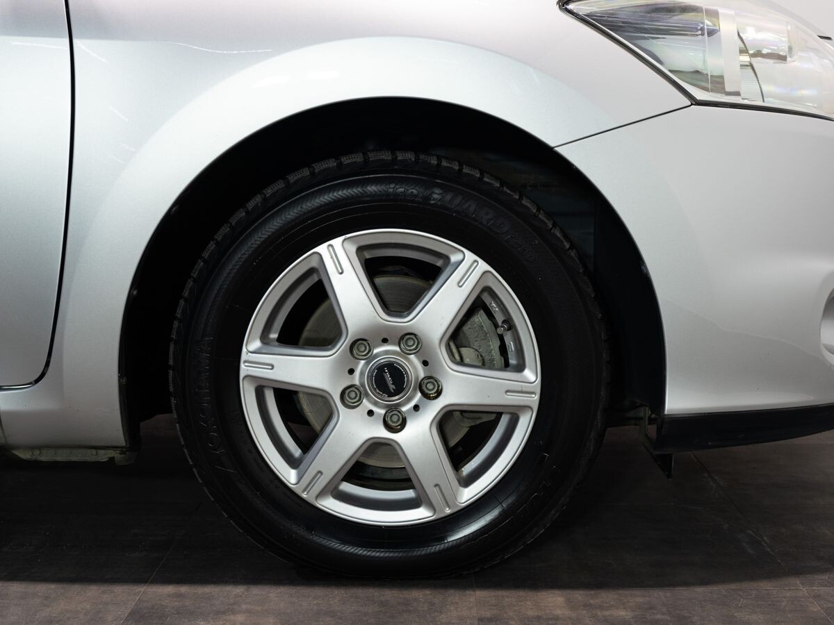 Toyota Auris 2010 - фото автомобиля