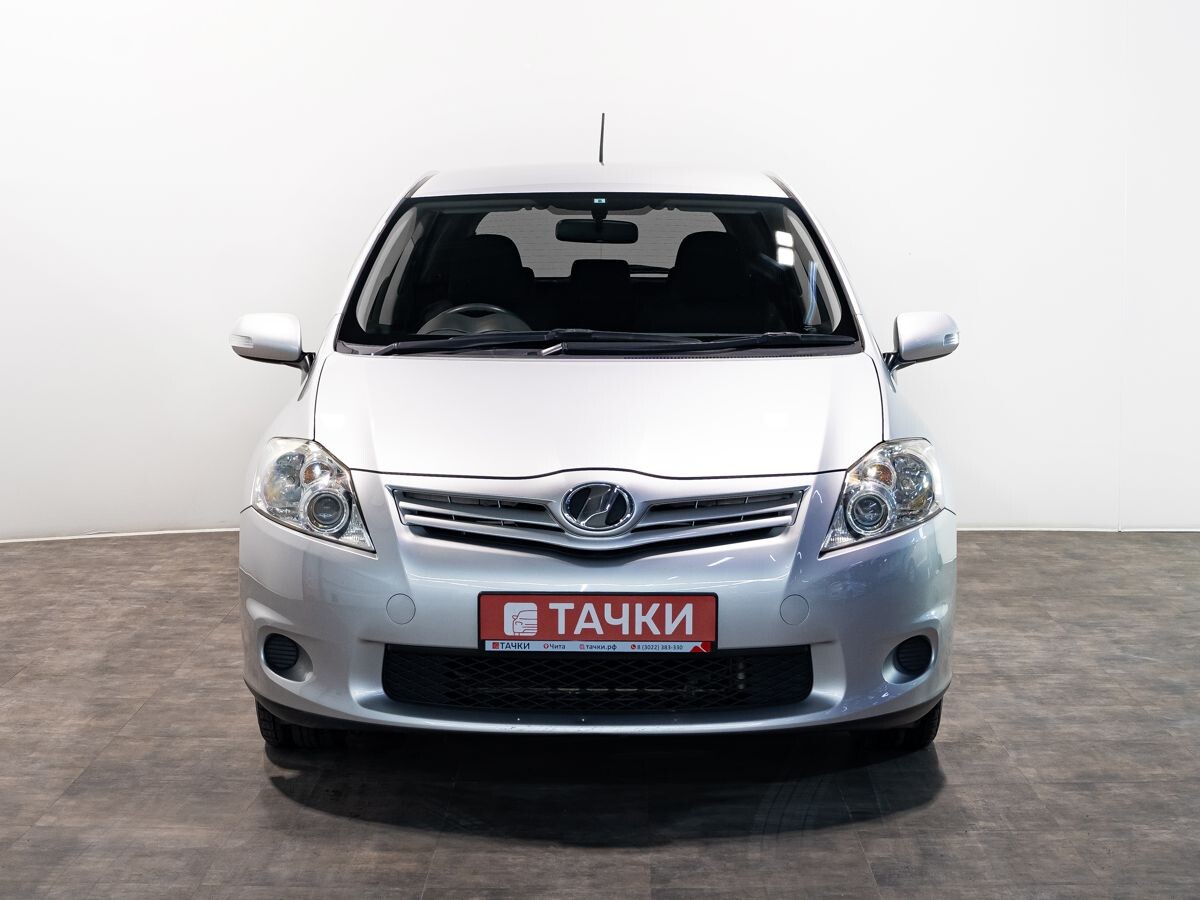 Toyota Auris 2010 - фото автомобиля