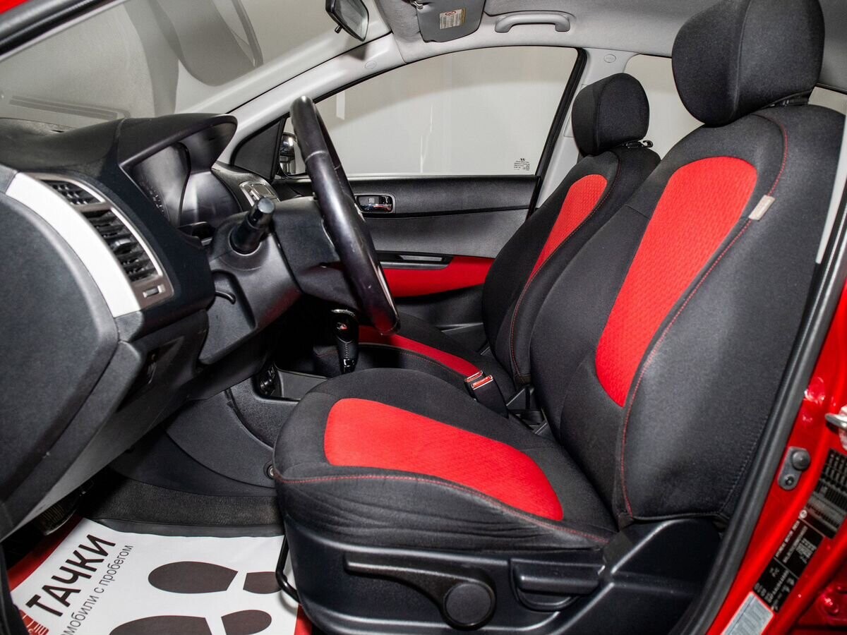 Hyundai i20 2010 - фото автомобиля