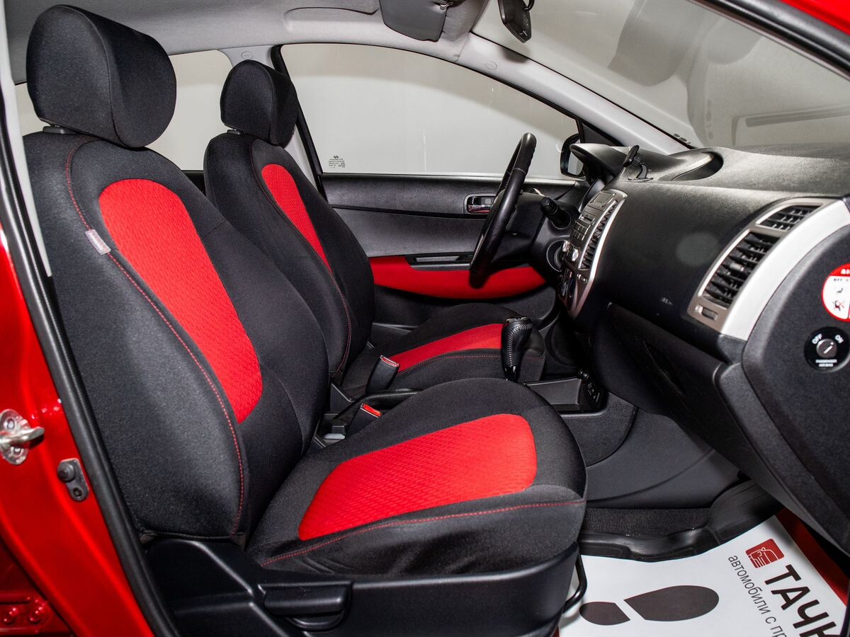 Hyundai i20 2010 - фото автомобиля