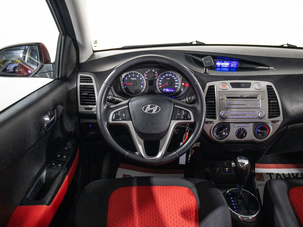 Hyundai i20 2010 - фото автомобиля
