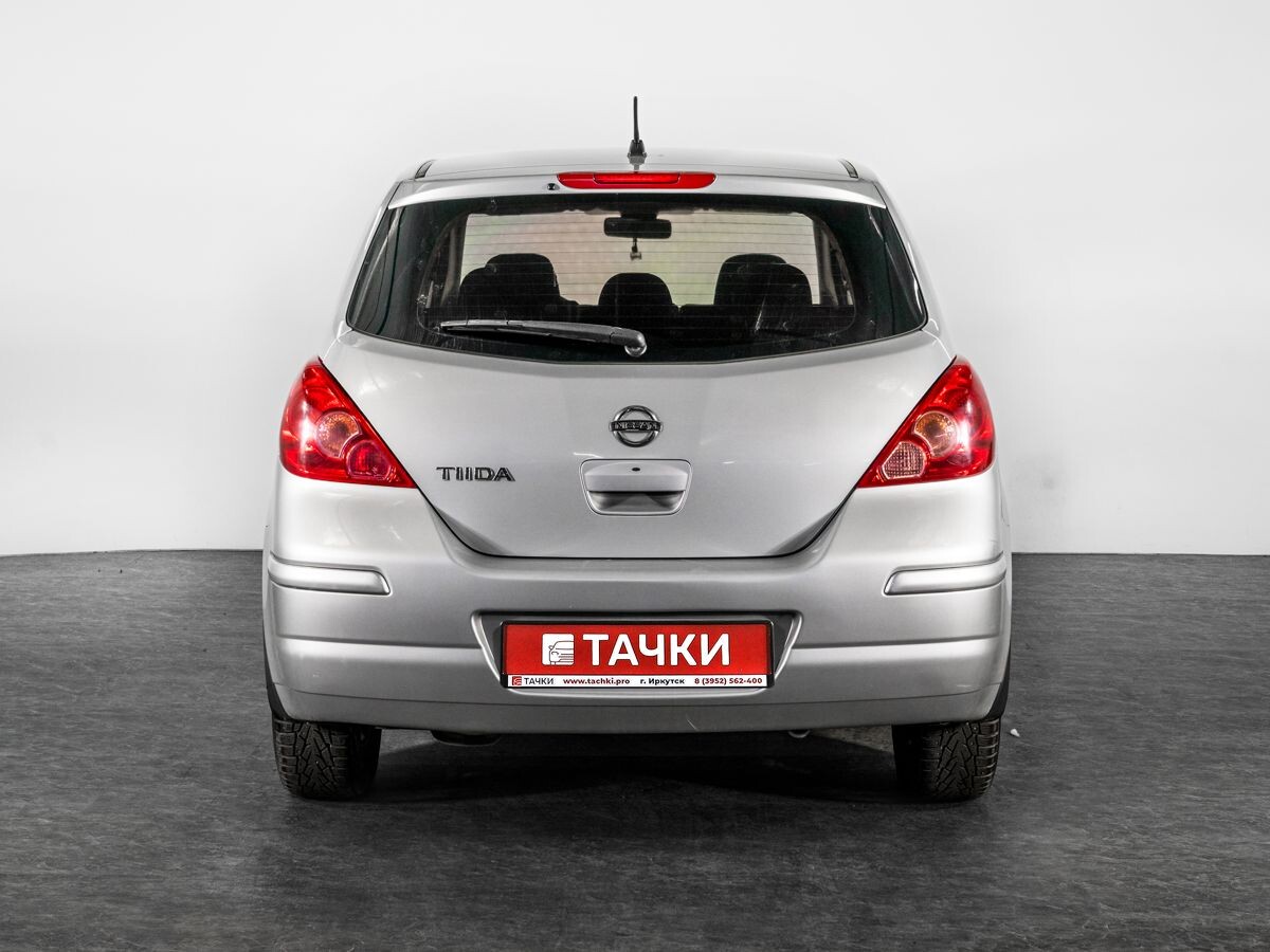 Nissan Tiida 2011 - фото автомобиля