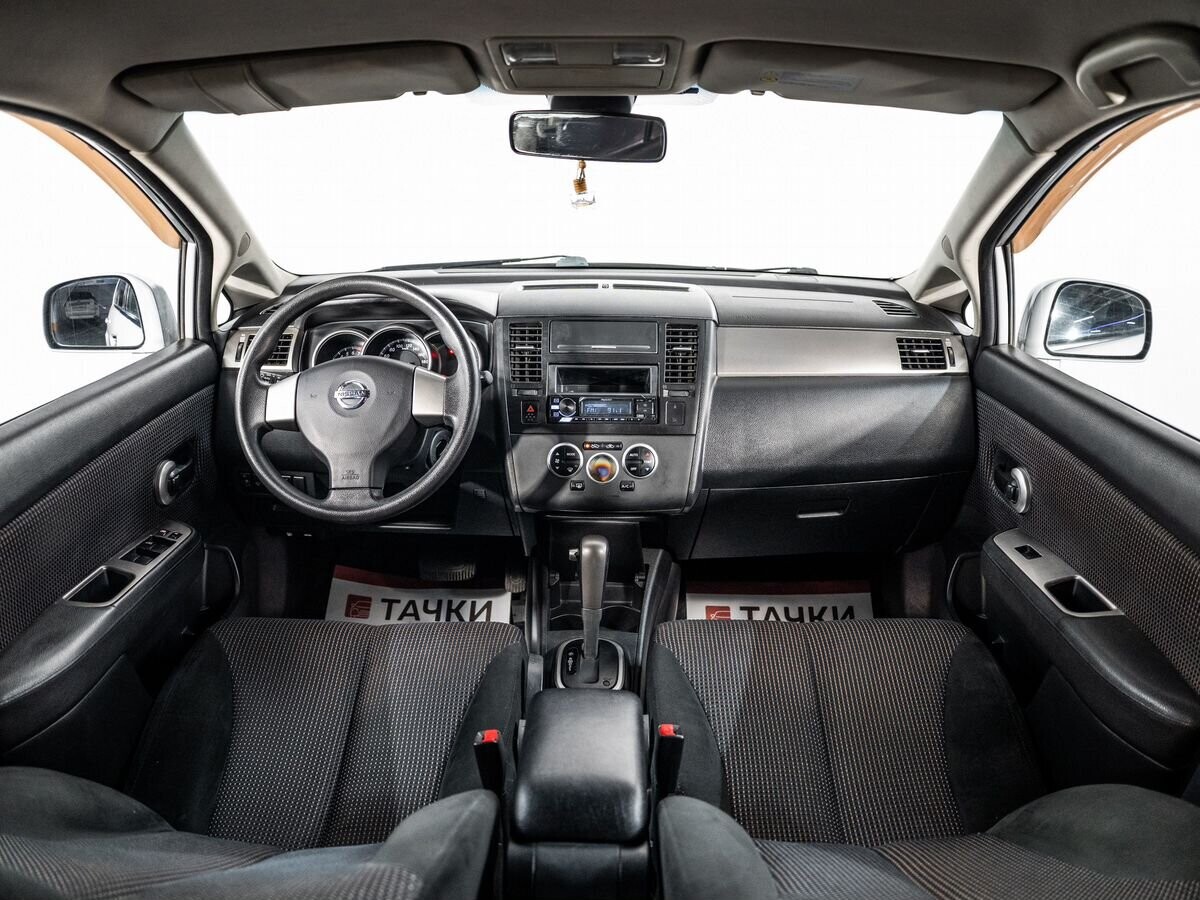 Nissan Tiida 2011 - фото автомобиля