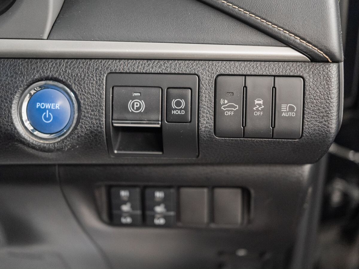 Toyota Harrier 2018 - фото автомобиля