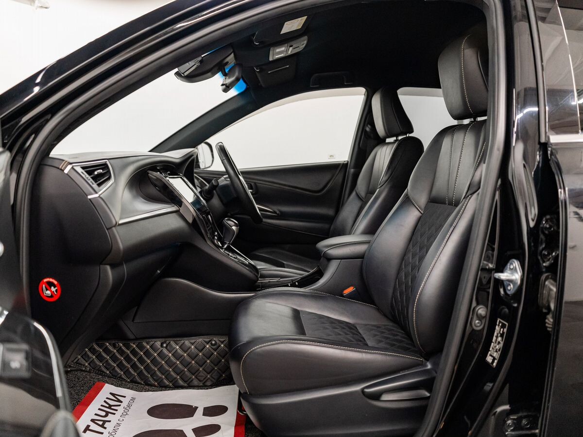 Toyota Harrier 2018 - фото автомобиля