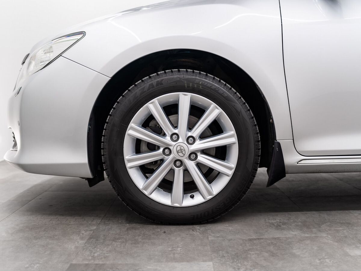 Toyota Camry 2014 - фото автомобиля