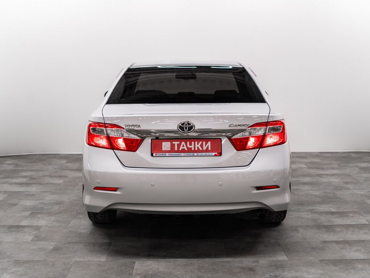 Toyota Camry 2014 - фото автомобиля