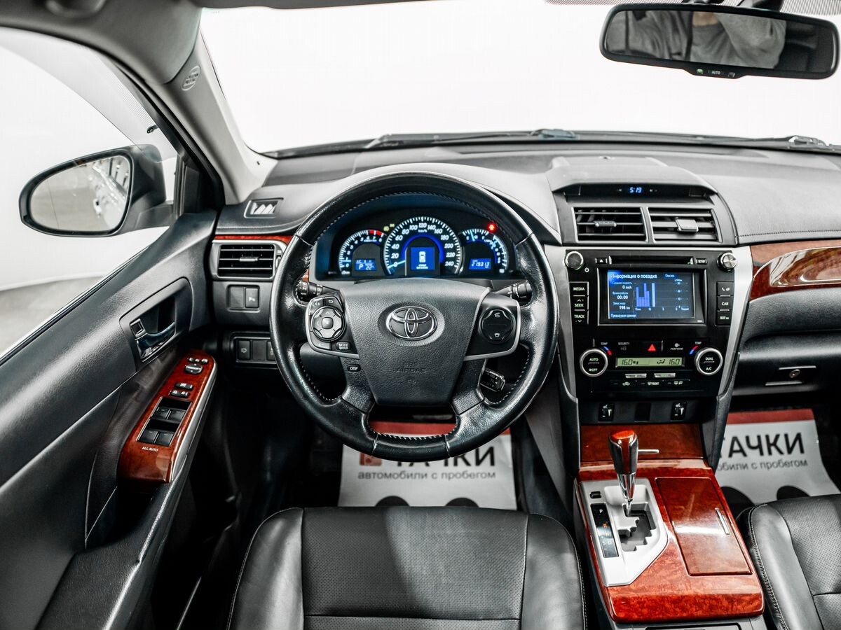 Toyota Camry 2014 - фото автомобиля