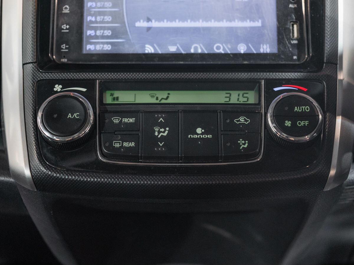 Toyota Corolla 2014 - фото автомобиля