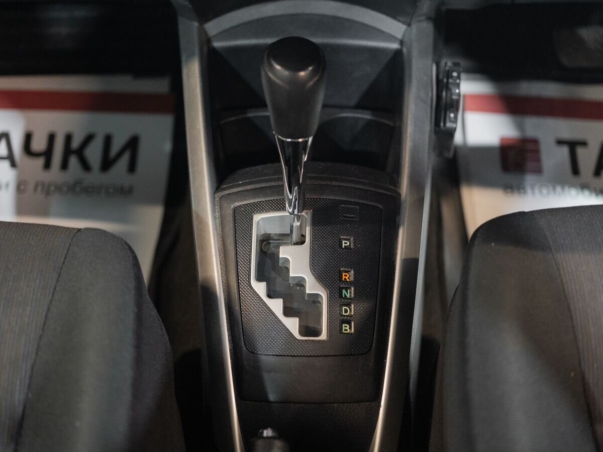 Toyota Corolla 2014 - фото автомобиля