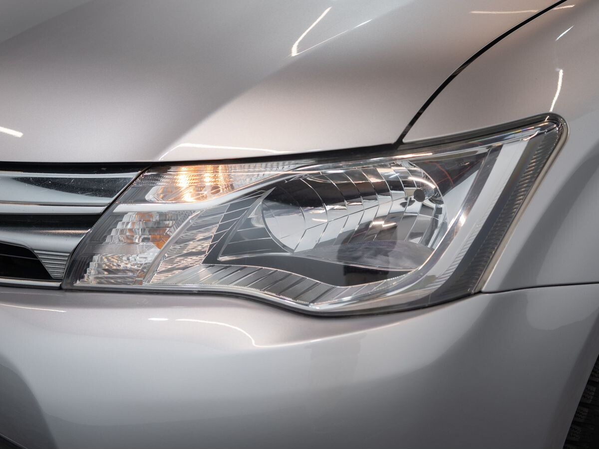 Toyota Corolla 2014 - фото автомобиля