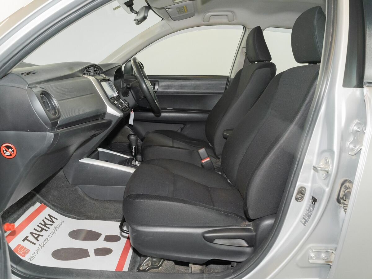 Toyota Corolla 2014 - фото автомобиля