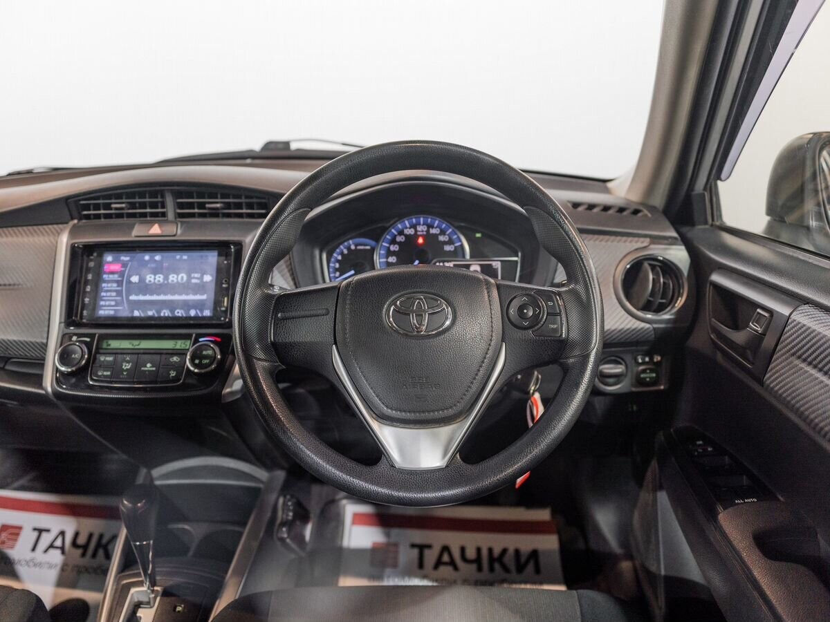 Toyota Corolla 2014 - фото автомобиля