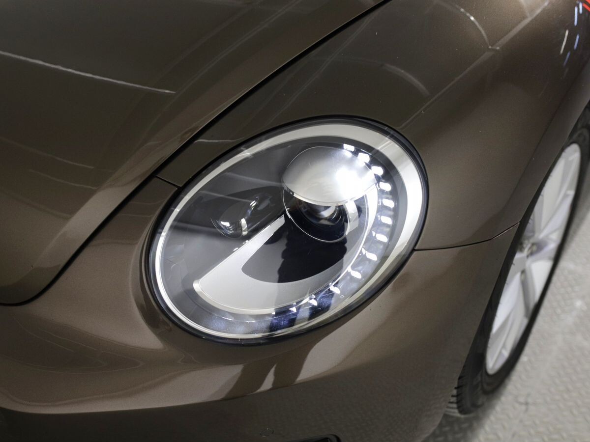 Volkswagen Beetle 2015 - фото автомобиля