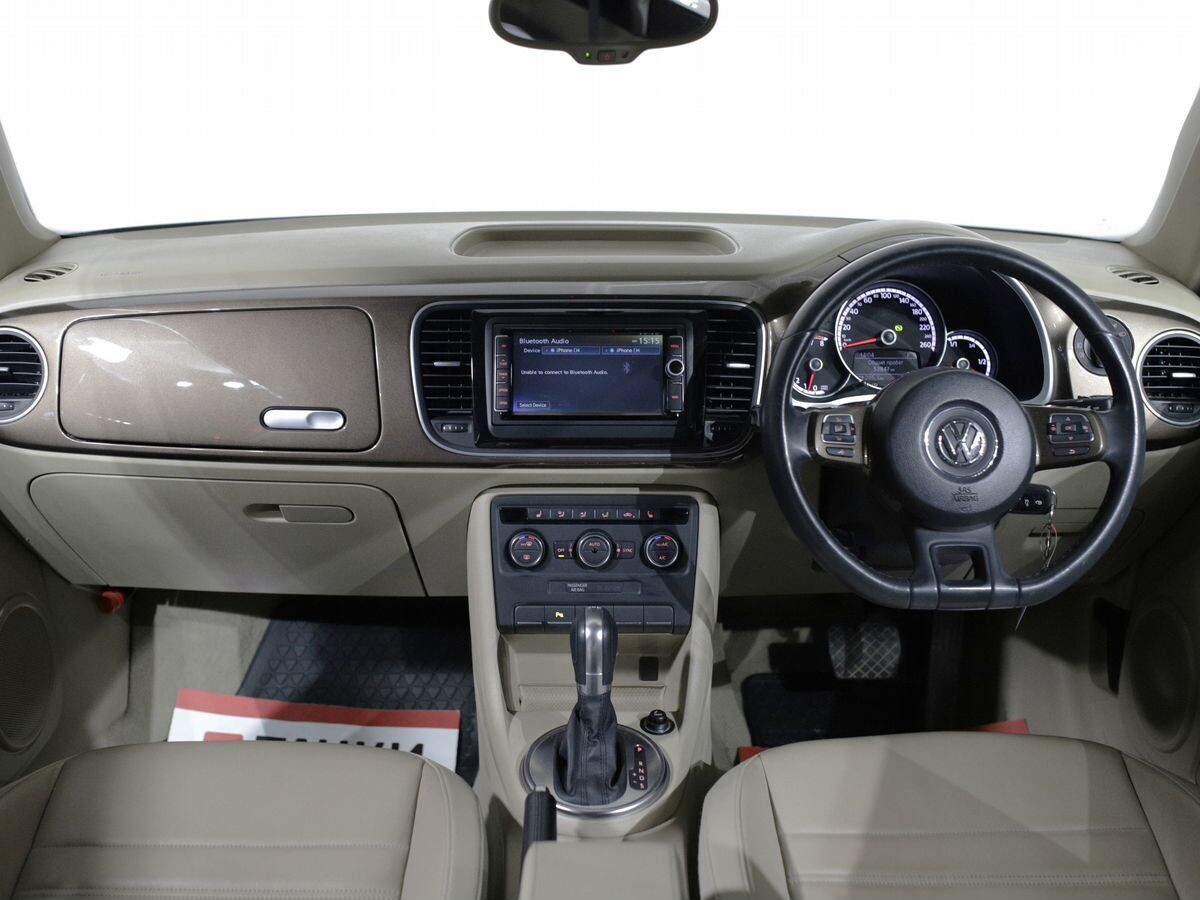 Volkswagen Beetle 2015 - фото автомобиля