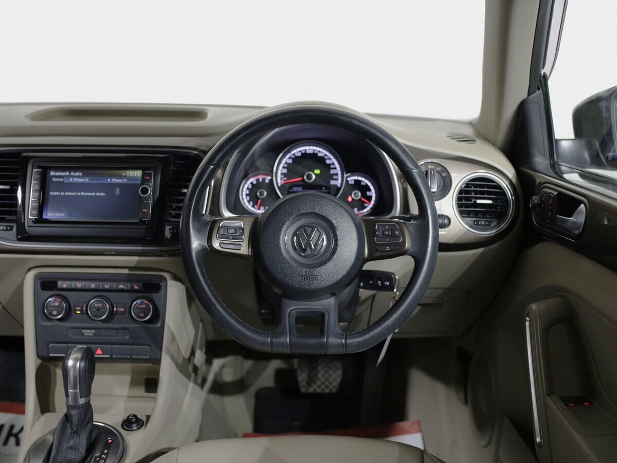 Volkswagen Beetle 2015 - фото автомобиля