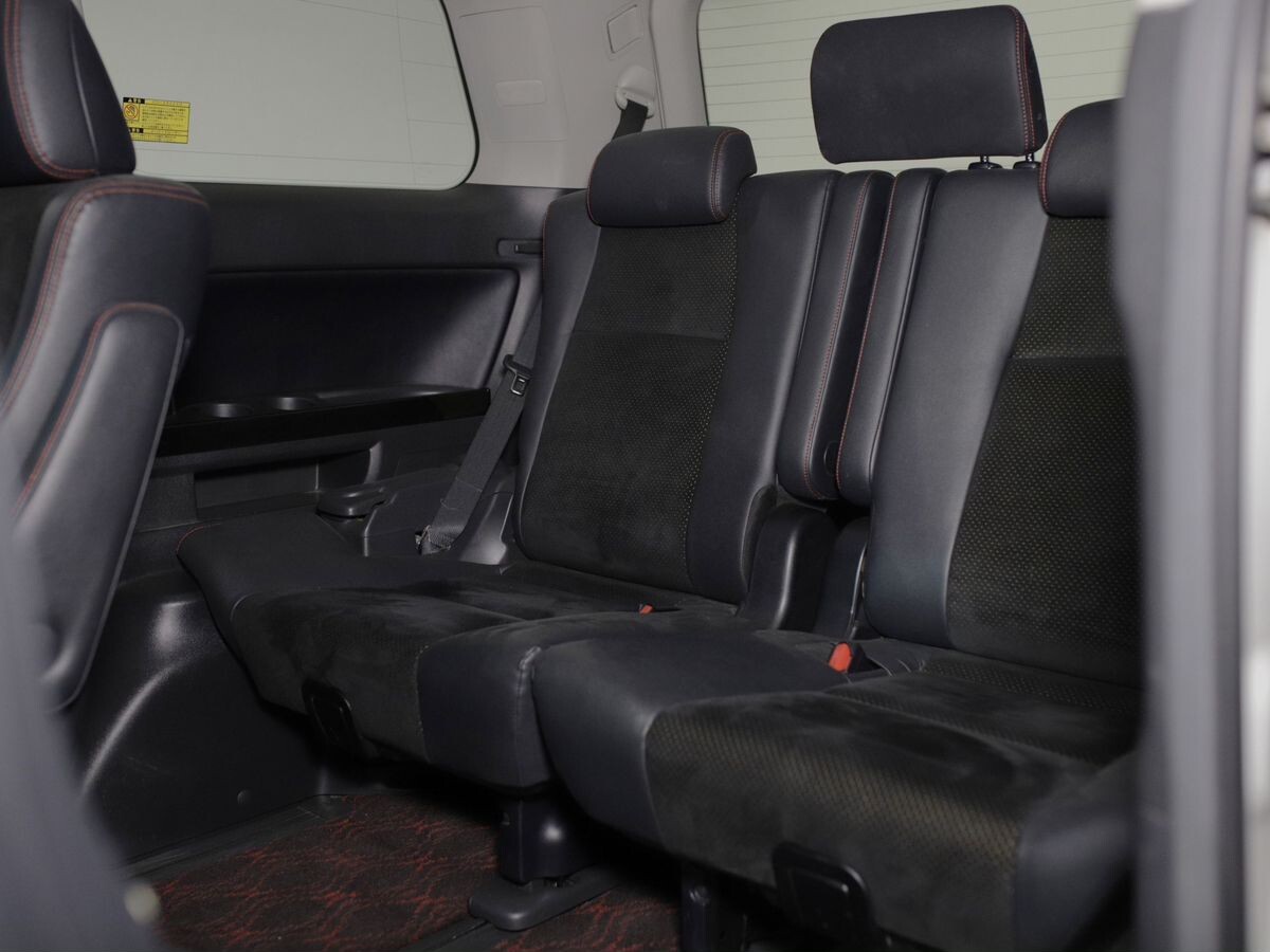 Toyota Vellfire 2012 - фото автомобиля